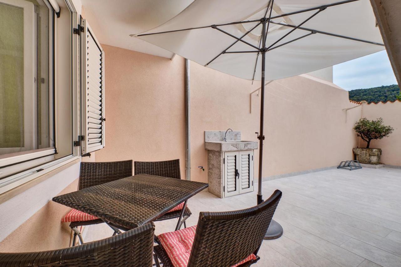 Apartments Ljubica Veli Lošinj Екстериор снимка